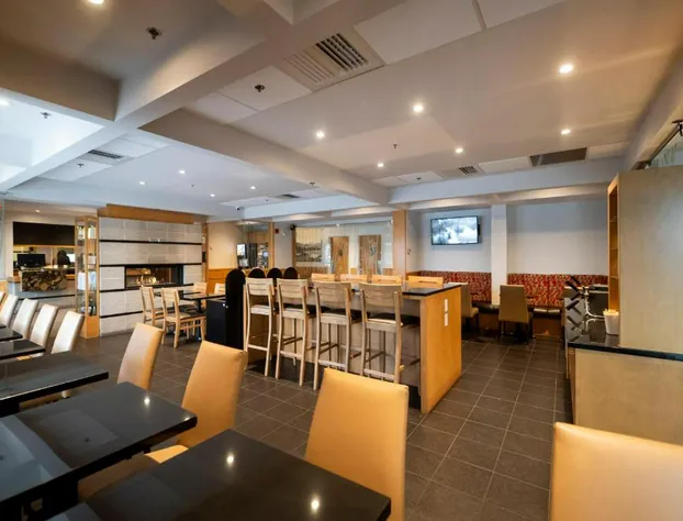 Hotel & Suites Le Dauphin Quebec hotel detail image 2