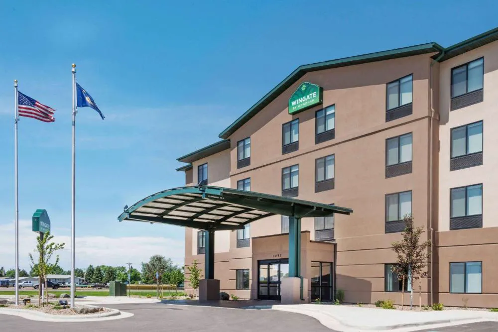 Wingate by Wyndham Sidney hotel hero