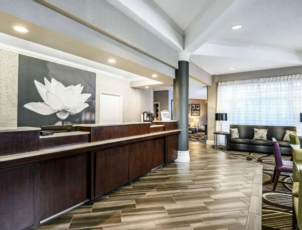 La Quinta Inn & Suites by Wyndham Myrtle Beach Broadway Area hotel detail image 4