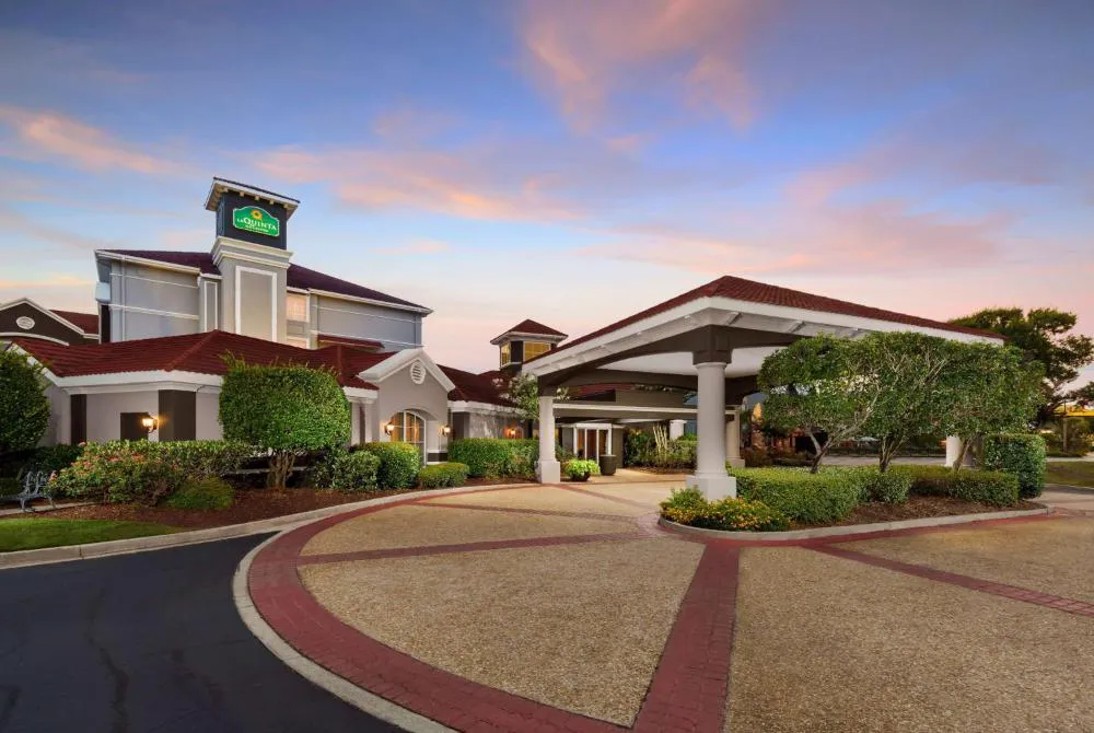 La Quinta Inn & Suites by Wyndham Myrtle Beach Broadway Area hotel hero
