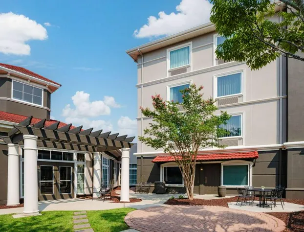 La Quinta Inn & Suites by Wyndham Myrtle Beach Broadway Area hotel detail image 1