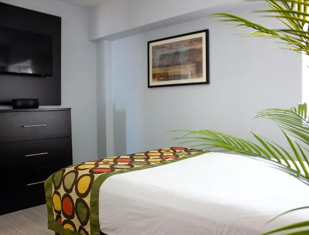 Sun and Sand Resort Oceanfront Suites hotel detail image 4