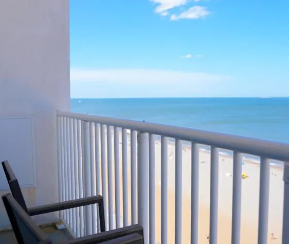 Sun and Sand Resort Oceanfront Suites hotel detail image 4