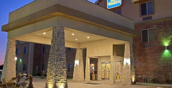 Best Western Bowie Inn & Suites hotel detail image 1