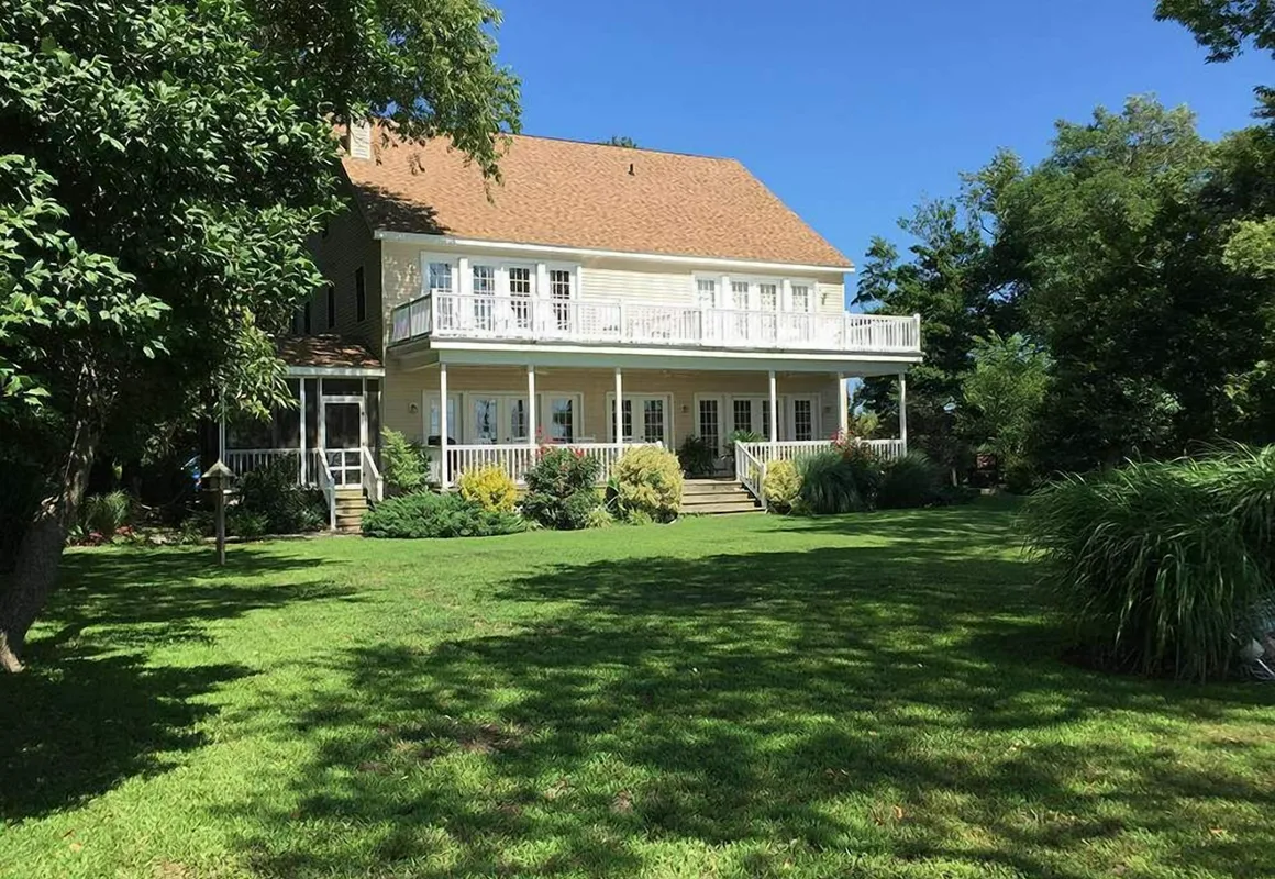 The Baywood Bed & Breakfast hotel hero