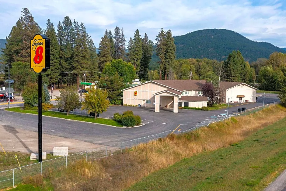 Super 8 By Wyndham St. Regis hotel hero