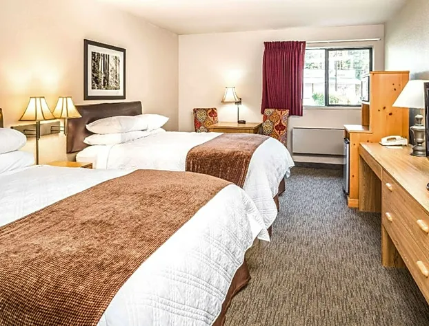 Super 8 By Wyndham St. Regis hotel detail image 3