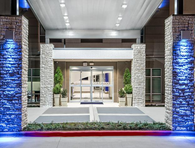 Holiday Inn Express & Suites Round Rock - Austin N, an IHG Hotel hotel detail image 2