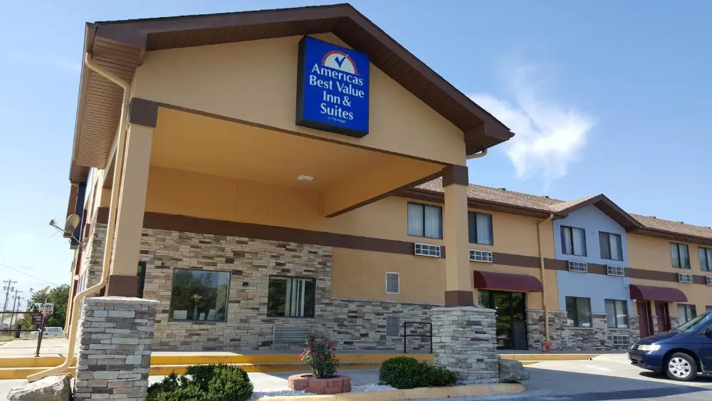 Americas Best Value Inn & Suites Harrisonville hotel hero
