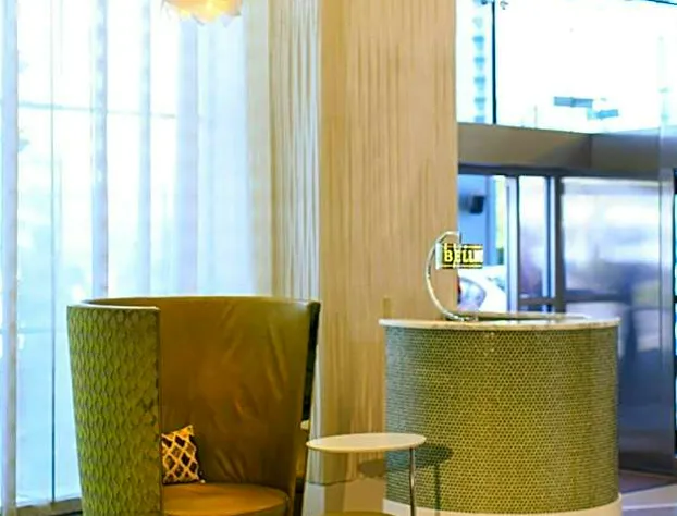 Renaissance Arlington Capital View Hotel hotel detail image 4