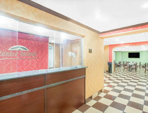 Howard Johnson by Wyndham North Bergen hotel detail image 1