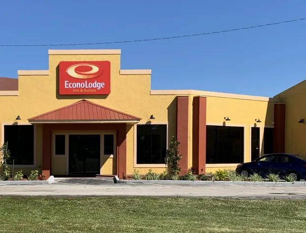 Econo Lodge Inn & Suites Maingate Central hotel detail image 2