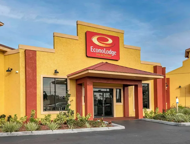 Econo Lodge Inn & Suites Maingate Central hotel detail image 4