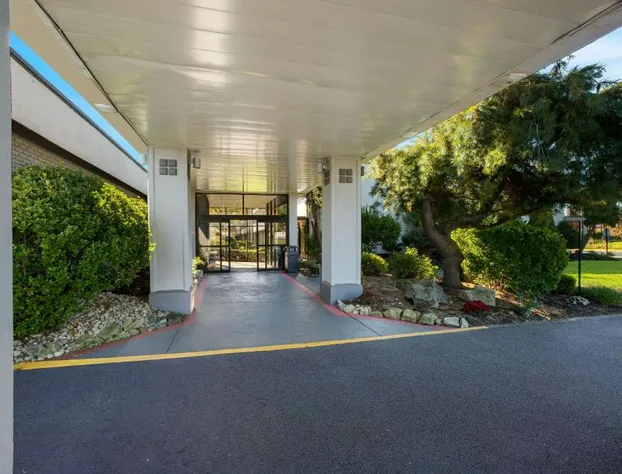 Quality Inn Wayne - Fairfield Area hotel detail image 1