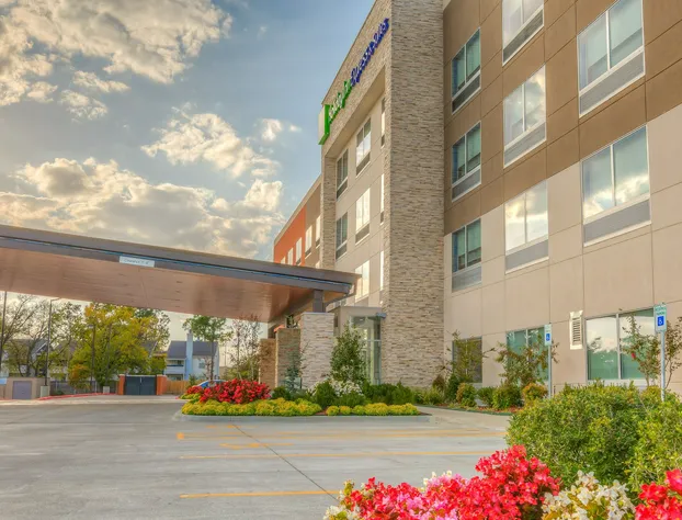 Holiday Inn Express & Suites Tulsa Midtown by IHG hotel detail image 1