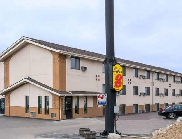 Super 8 by Wyndham Bismarck hotel detail image 1