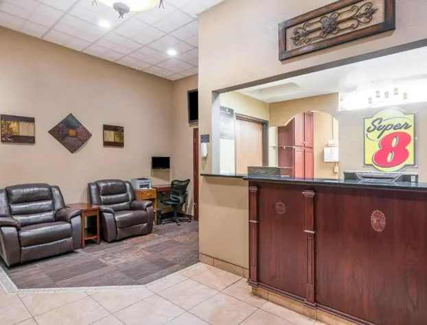 Super 8 by Wyndham Bismarck hotel detail image 3