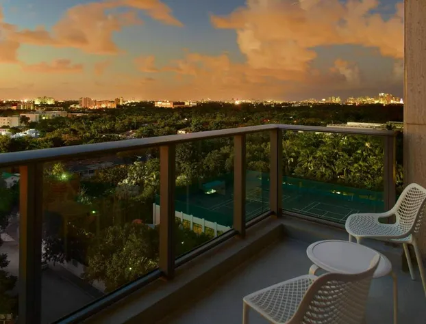 Courtyard by Marriott Miami Coconut Grove hotel detail image 3