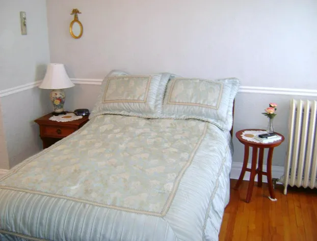 Four Creeks Bed & Breakfast hotel detail image 2