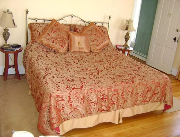 Four Creeks Bed & Breakfast hotel detail image 4