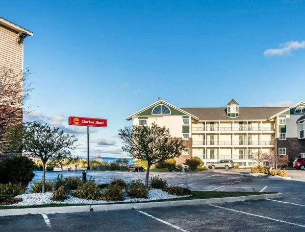 Clarion Hotel Mackinaw City Beachfront hotel detail image 1