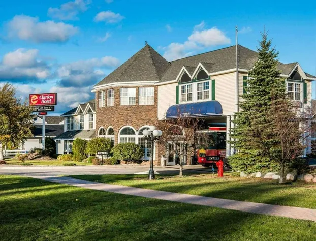 Clarion Hotel Mackinaw City Beachfront hotel detail image 2