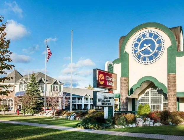 Clarion Hotel Mackinaw City Beachfront hotel detail image 3
