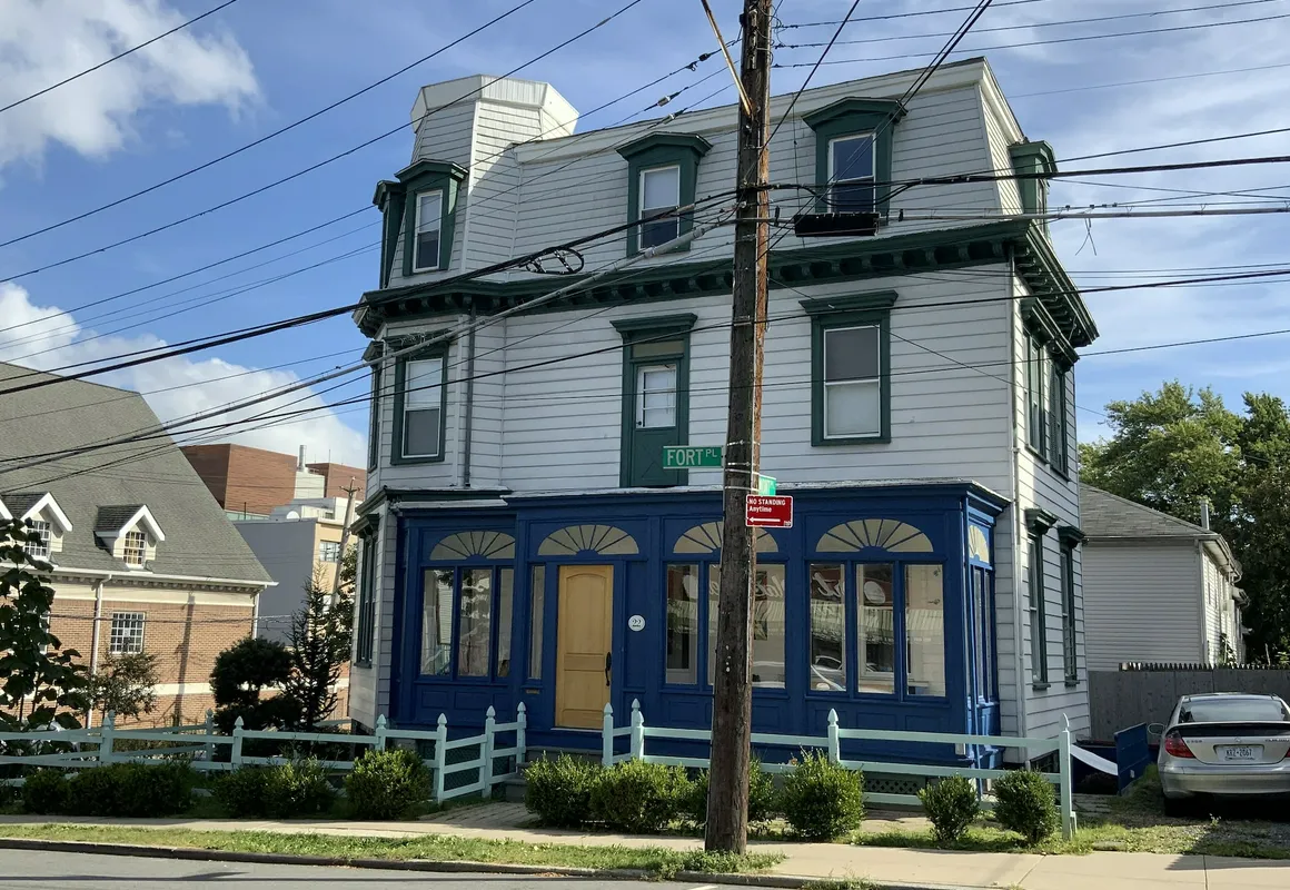 Fort Place Bed & Breakfast hotel hero