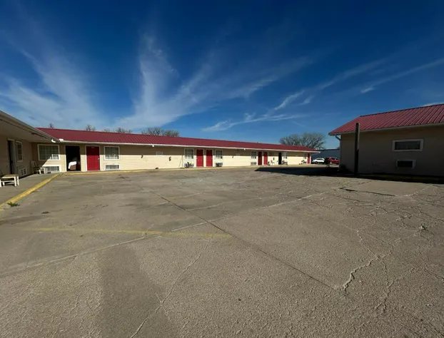 Big 12 Motel Broken Bow Ne hotel detail image 3