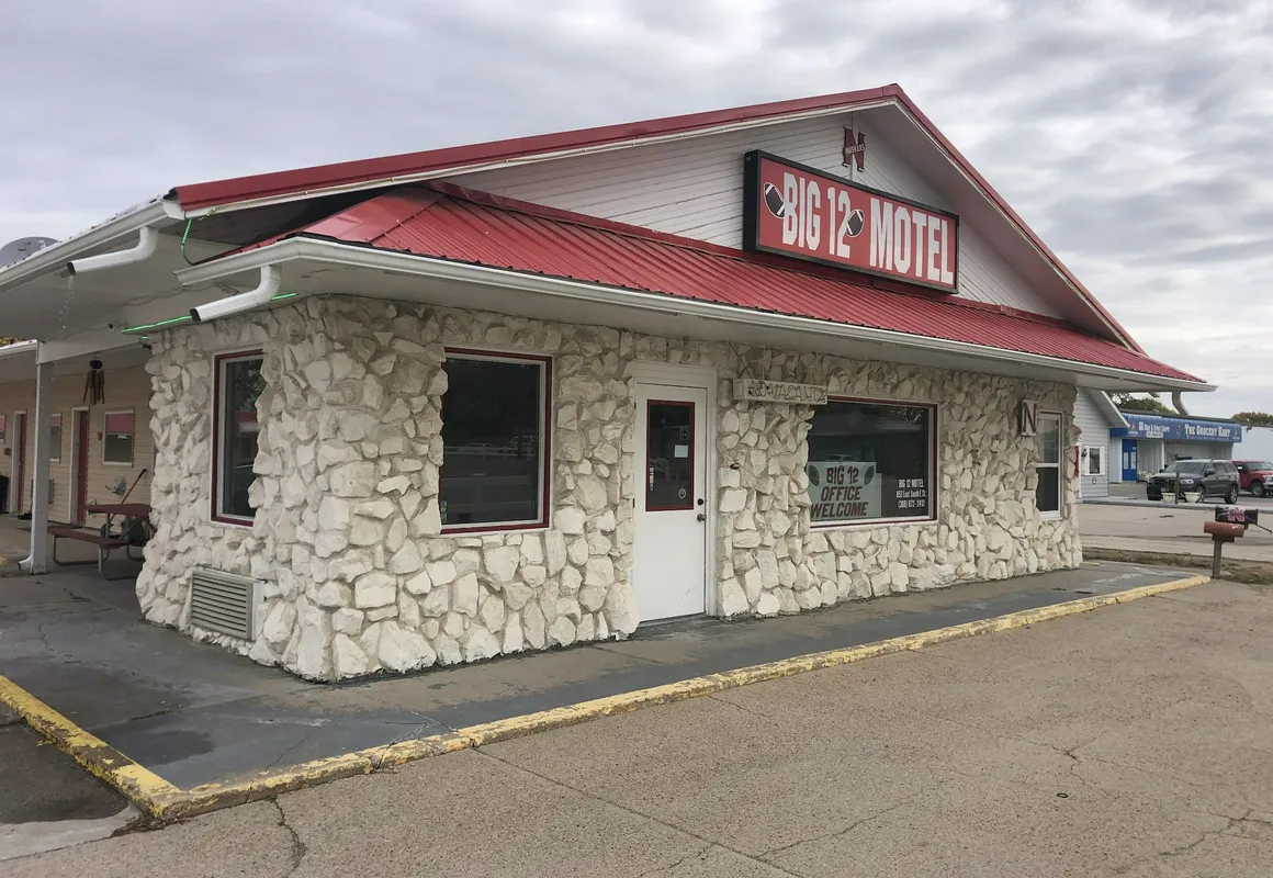 Big 12 Motel hotel hero