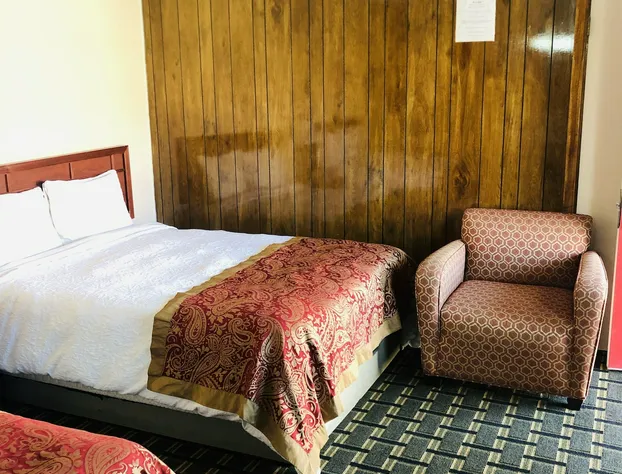 Big 12 Motel hotel detail image 4