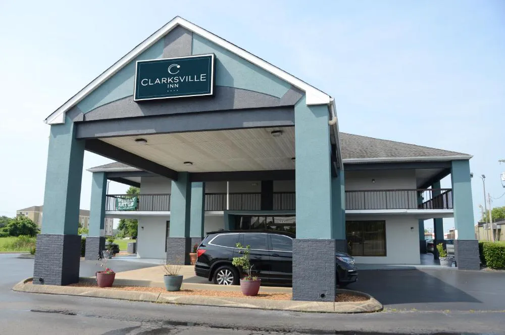 Clarksville Inn hotel hero