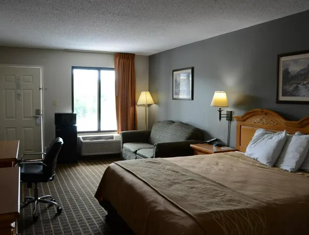 Clarksville Inn hotel detail image 4