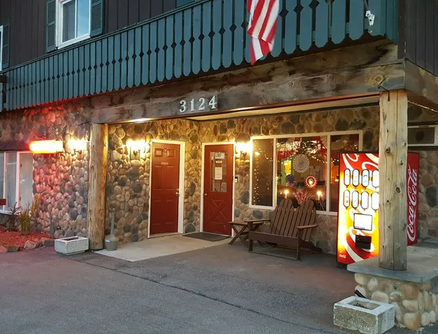 Clark's Beach Motel hotel detail image 3