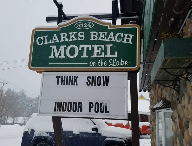 Clark's Beach Motel hotel detail image 4