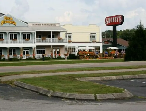 Norma Dan Motel - Near Dolly Parton's Stampede Dinner Attraction hotel detail image 1