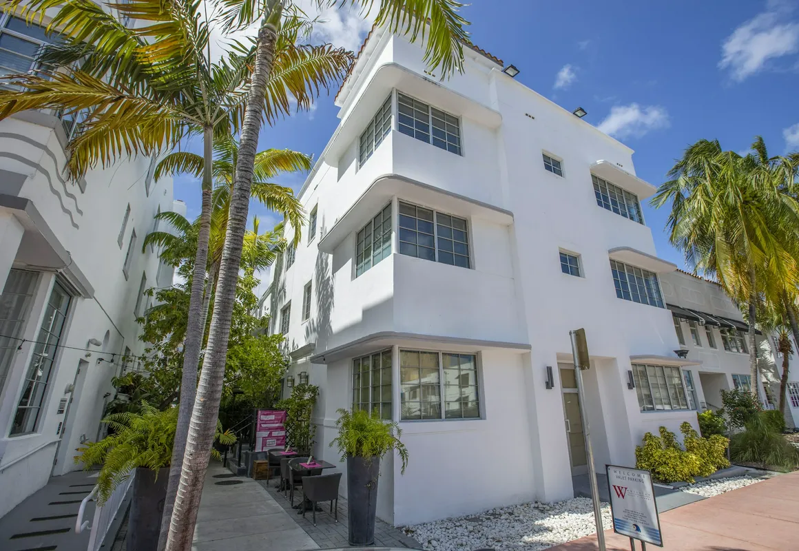 Posh South Beach Hostel hotel hero