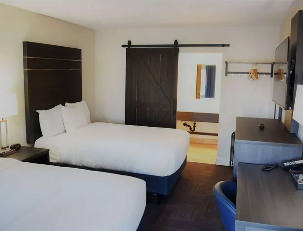 Travelodge by Wyndham Santa Rosa Wine Country hotel detail image 2