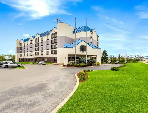 Quality Inn Milwaukee Route 45 hotel detail image 1