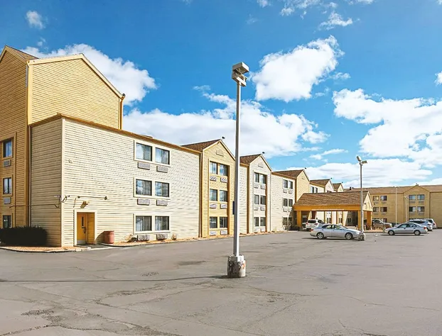 Quality Inn Milwaukee Route 45 hotel detail image 2