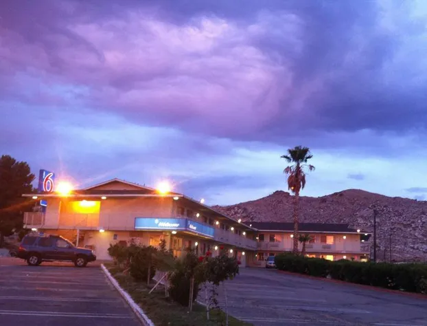 Hilltop Inn & Suites hotel detail image 1