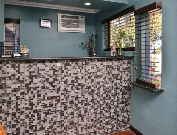 Americas Best Value Inn & Suites Clearlake Wine Country hotel detail image 4