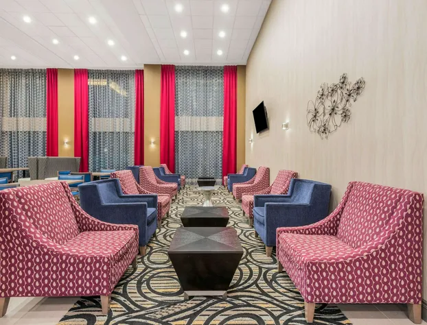 La Quinta Inn & Suites by Wyndham Aberdeen-APG hotel detail image 4