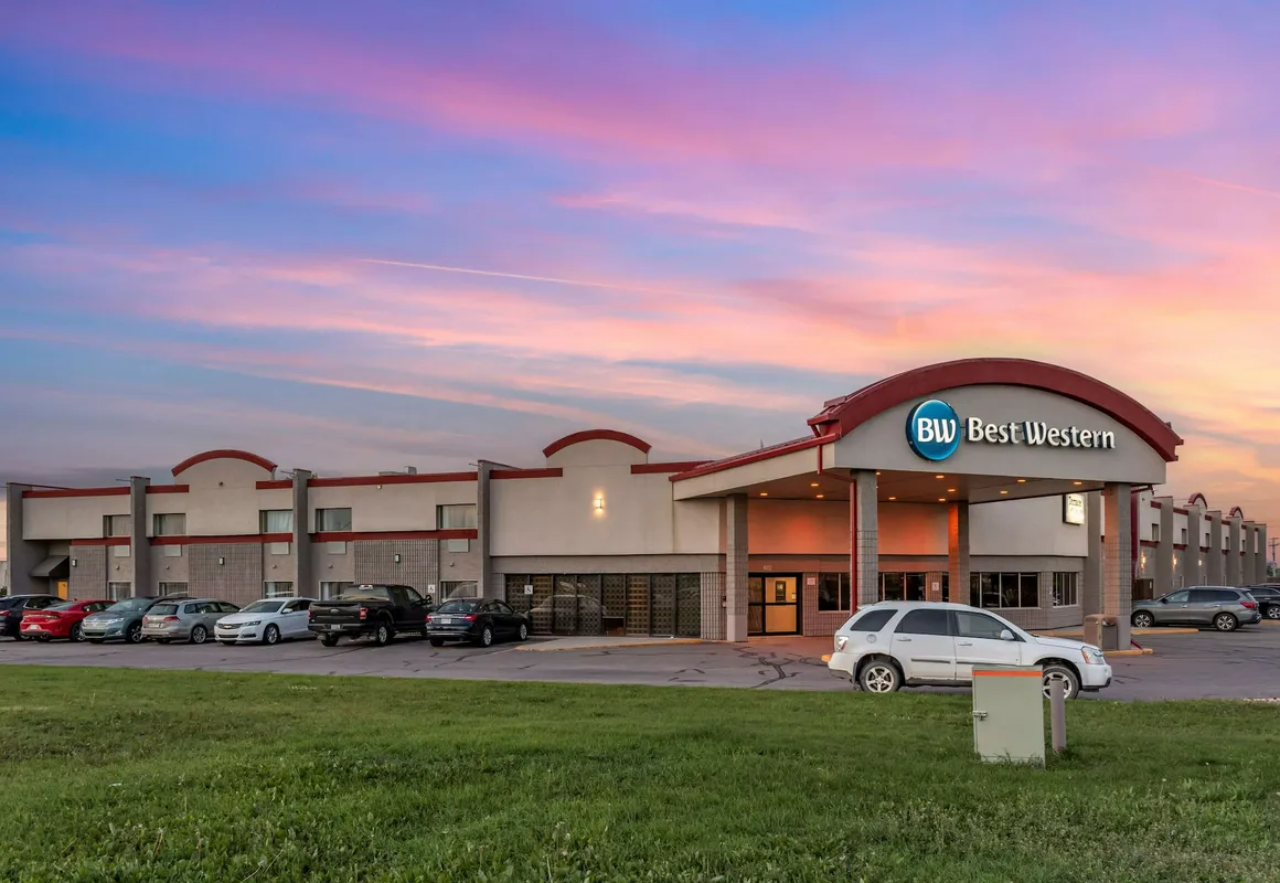 Best Western Marquis Inn & Suites hotel hero