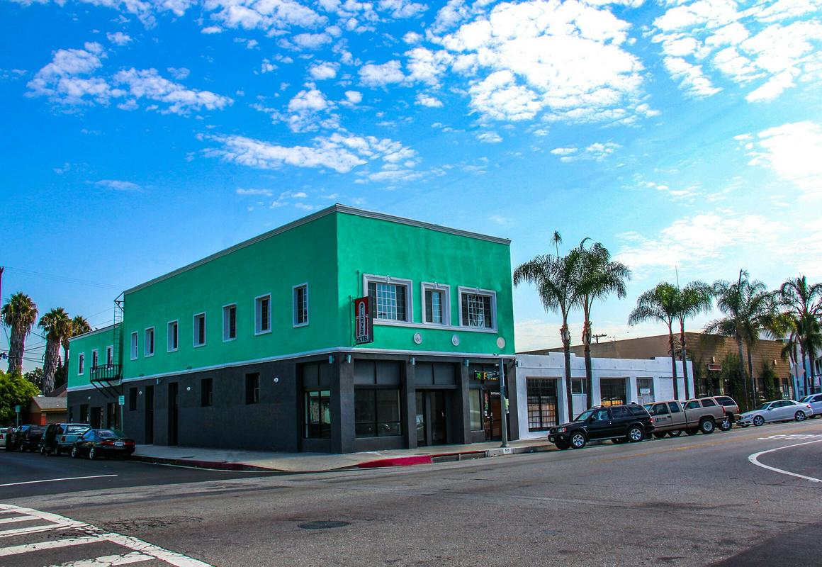 Plaza Hotel Gardena hotel hero