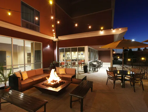 DoubleTree by Hilton West Fargo Sanford Medical Center Area hotel detail image 1