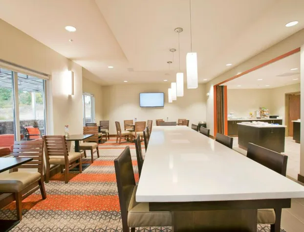 Holiday Inn Express & Suites Hot Springs by IHG hotel detail image 2