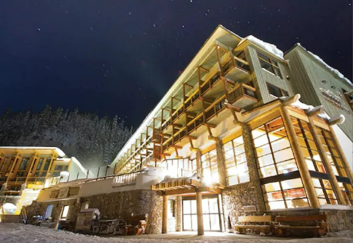 Sunshine Mountain Lodge hotel hero