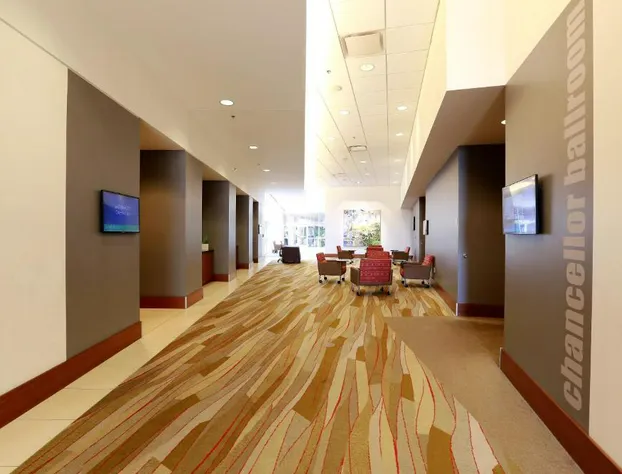 I Hotel And Illinois Conference Center hotel detail image 3