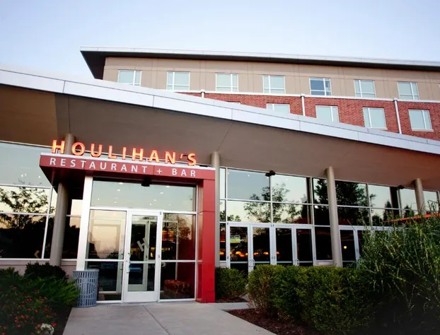 I Hotel And Illinois Conference Center hotel detail image 1